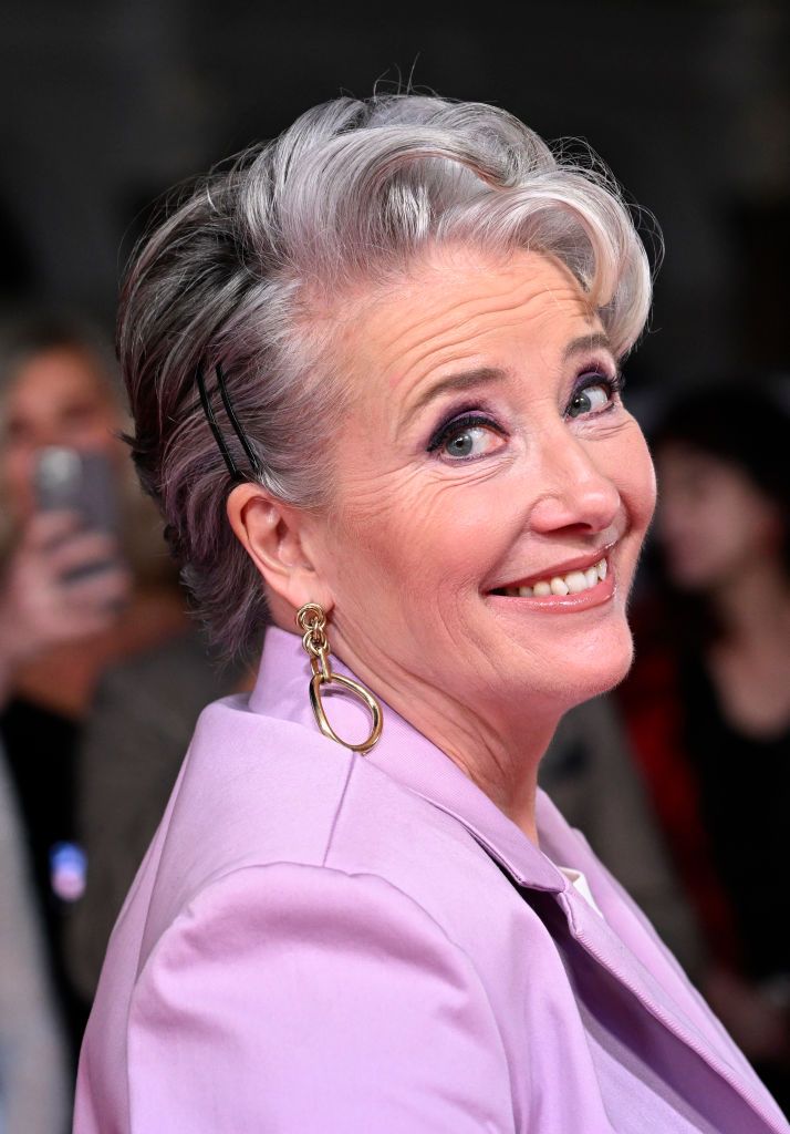 You'll Want To Embrace Your Grays With These Gorgeous Hair Color Ideas (10) You'll Want To Embrace Your Grays With These Gorgeous Hair Color Ideas (10)